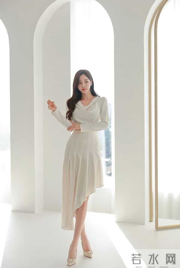 孙允珠——奶炫柔光真丝蕴彩鱼尾包臀裙