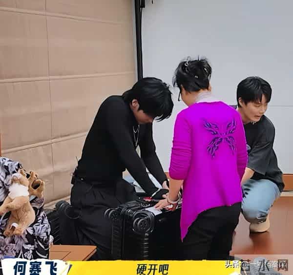 何赛飞曝潜规则、女歌手身亡、男星闹离婚，多个瓜曝光，个个离谱