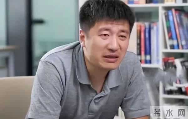 演唱会一幕惹祸，张雪峰被骂半个月，本人紧急回应！