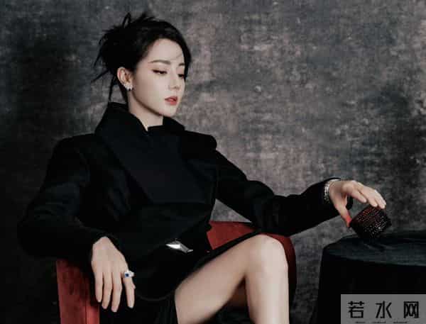 迪丽热巴性感美腿写真