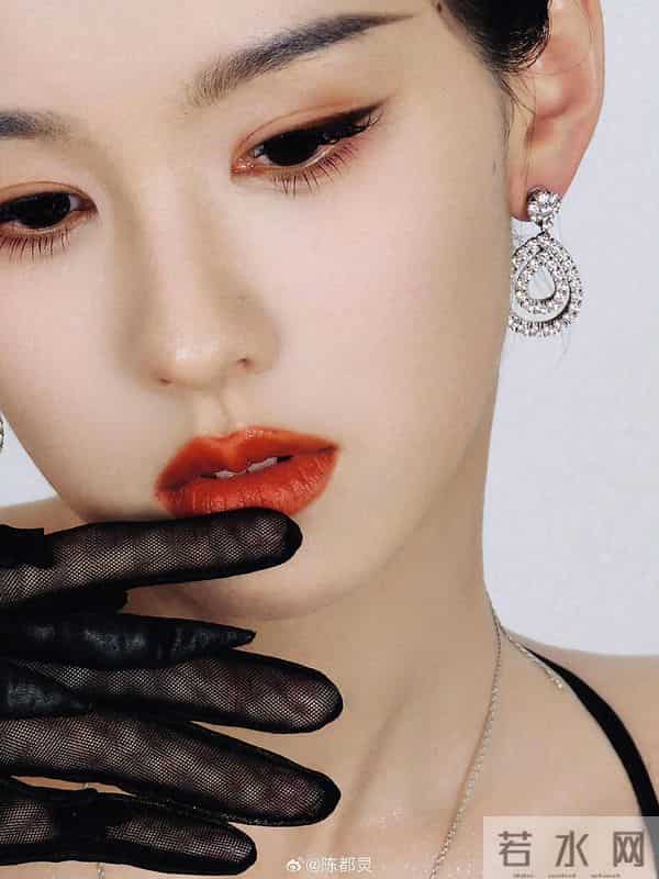 陈都灵2025年中国金鸡百花电影节妆照