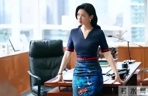 人老珠黄?41岁朱珠现身机场,白发明显皱纹也多,断崖衰老不敢认