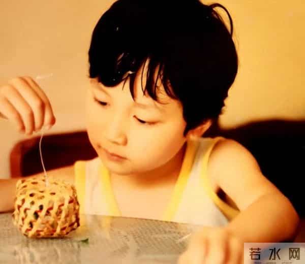 离婚四年，47岁冯绍峰再次官宣喜讯，活成了赵丽颖高攀不起的模样