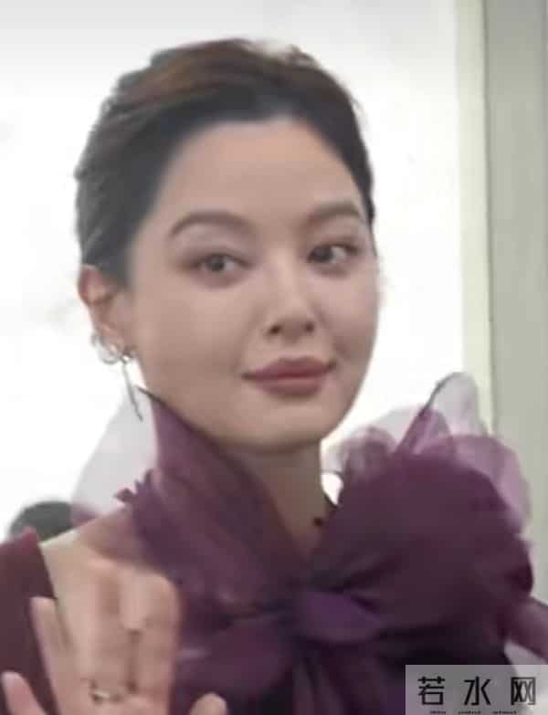 精修图VS生图：关晓彤膀大腰圆，倪妮老气了不少，辛芷蕾选错裙子