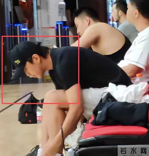 官媒亲宣!46岁邓超事业再攀高,全家移民传闻5个月前就不攻自破