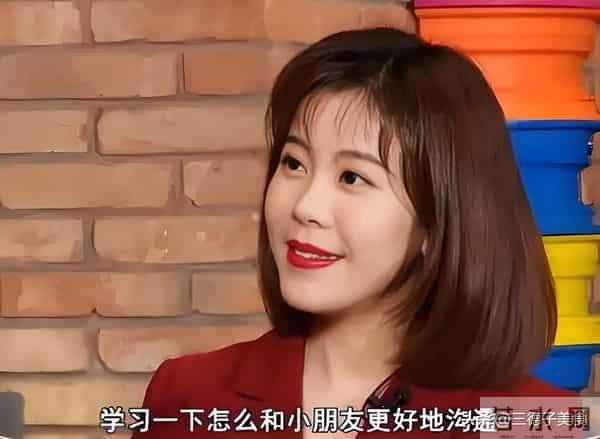 她是珠江台最红主持人之一，拒为相亲老公离职，结婚生女恩爱如初