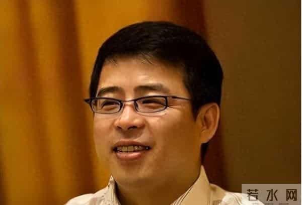 吃中国饭砸中国碗！扬言要让中国向世界道歉的阿丘，如今活成这样