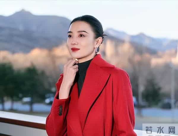 一场生日,戳穿45岁宋佳的江湖地位,人民日报的评价有人信了