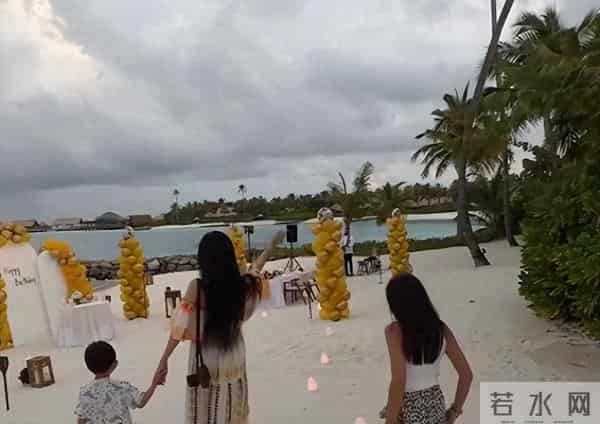 没当成向太儿媳的黄婉佩,二婚嫁进百亿豪门,如今43岁已成企业家