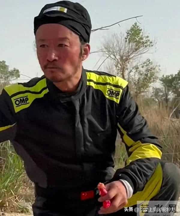 51岁吴京近照曝光！他现在怎么苍老成这样了，皮肤好粗糙