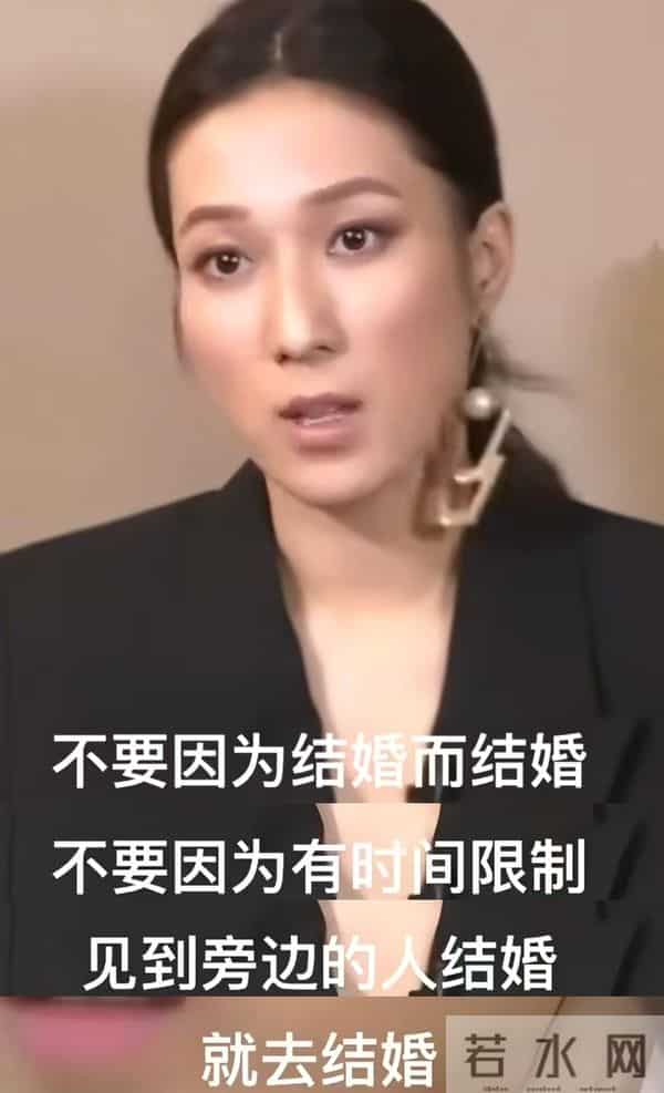 钟嘉欣婚变后续:亲口否认传闻,笑着说正和老公筹备十周年纪念日