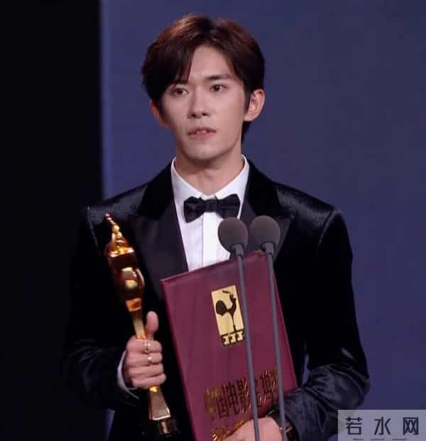24岁的易烊千玺,成为金鸡奖最年轻影帝,刷新刘烨保持21年的记录