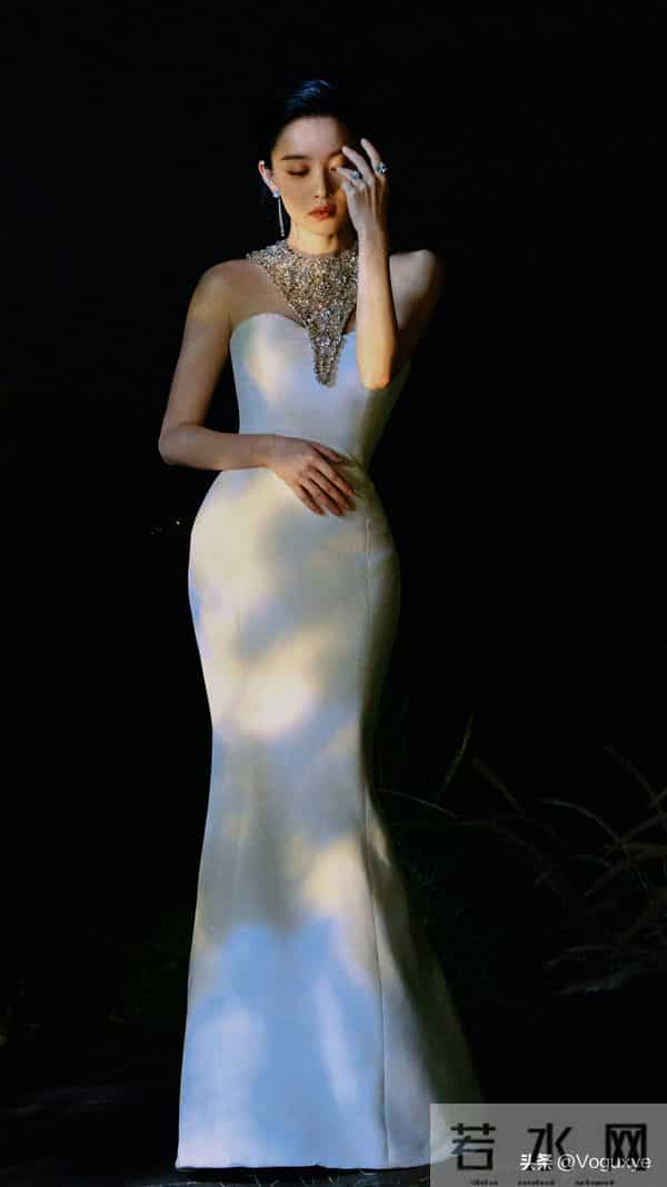 倪妮这个背部线条