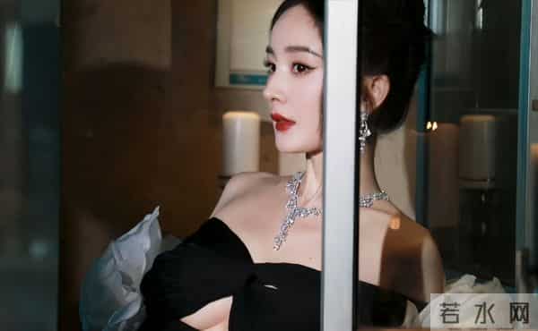 杨幂——抹胸裙写真集欣赏