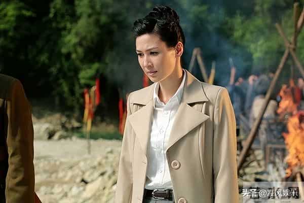 为了嫁50亿富豪，狠心抛弃同居5年的周一围，现今她却活成了笑话