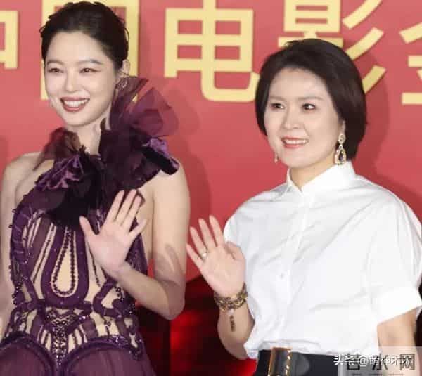 金鸡奖红毯生图来了！倪妮珠宝抢镜，关晓彤背厚，辛芷蕾礼服过季