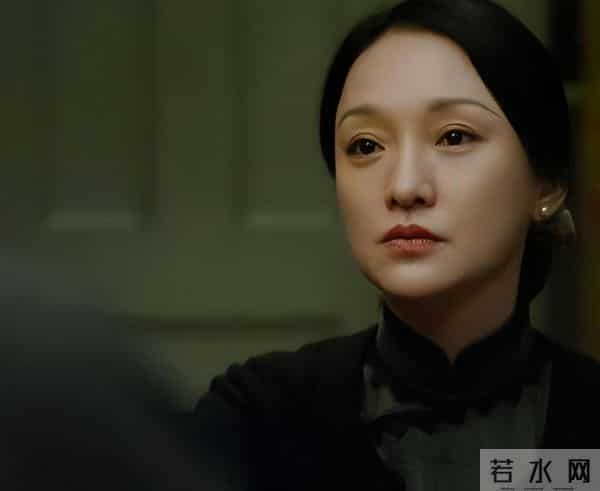 把男人当"玩具"?51岁"无人敢娶"的周迅,走上了另一条道路