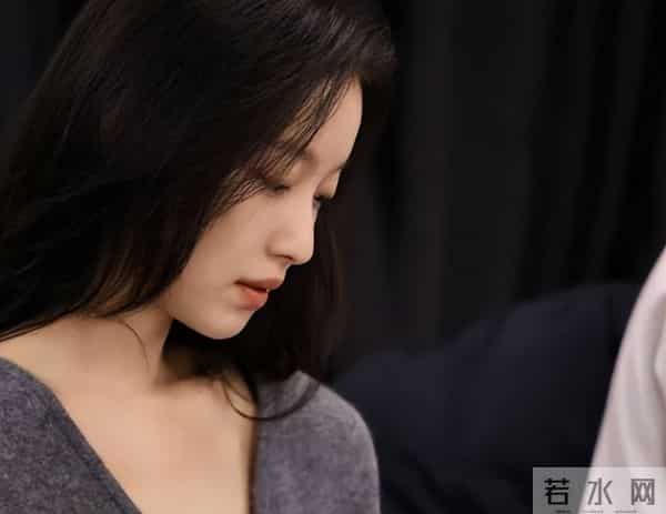 这一夜，内娱的江湖地位、人情冷暖，在倪妮身上体现得淋漓尽致