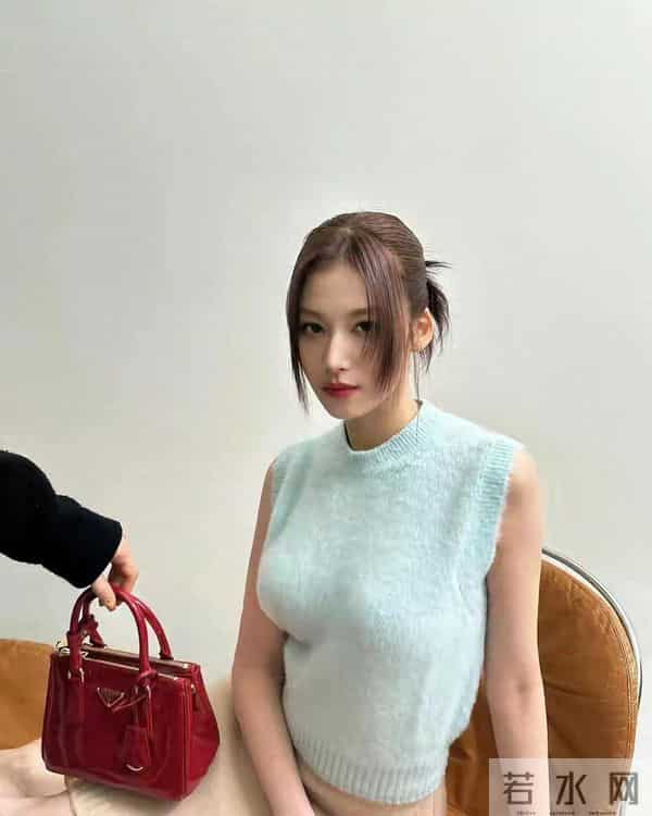 谁懂啊!sana老婆藏不住的好身材!超模也不过如此吧!