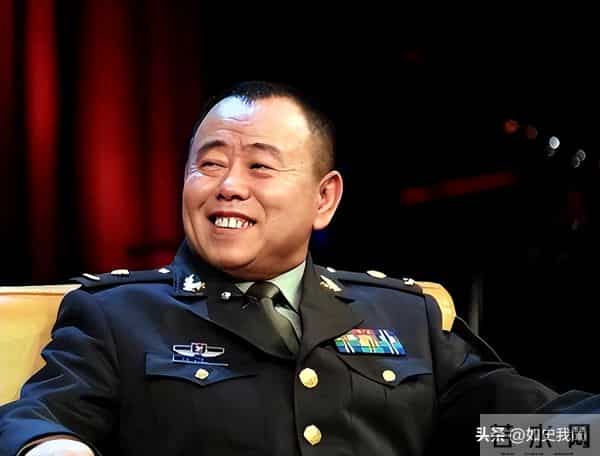 4个老婆,全家移民,享受正师级待遇,潘长江身上哪个标签是真的