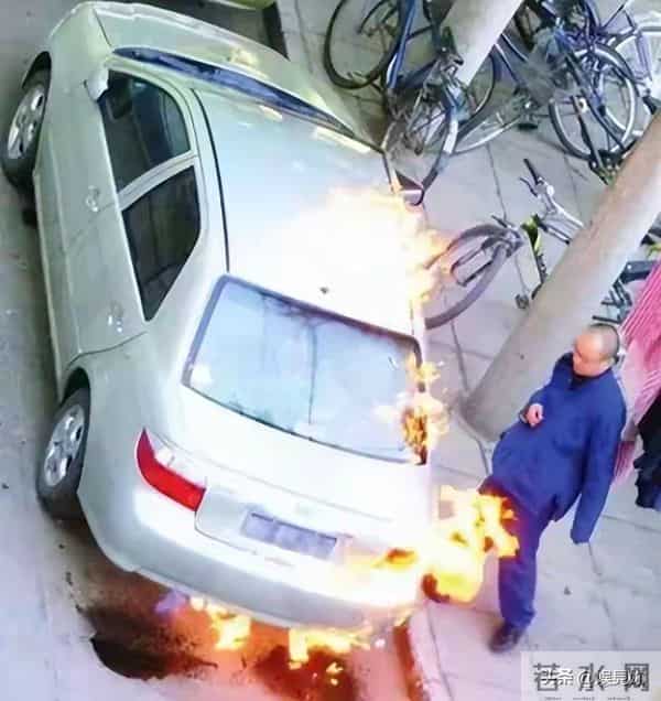 王菲没想到，自己56岁的前夫如今隐居阿那亚，把生活过成了一首诗