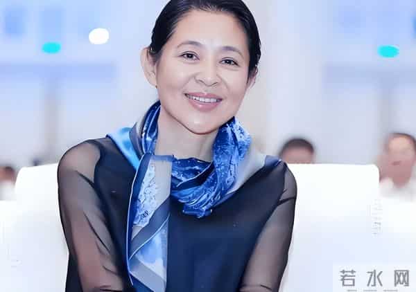 倪萍：半生从容，却为1.97 米的儿子操碎了心，有两大担忧