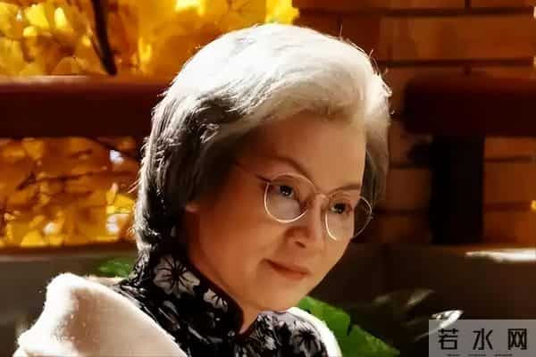 她13次拿下影后,无儿无女孤身一人,却在68岁时公开“表白”前夫