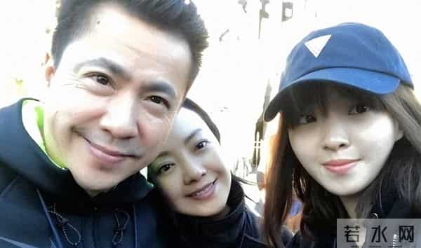 900亿身价蒸发！王中磊携妻子搬出庄园住别墅，妻子被迫接受降级