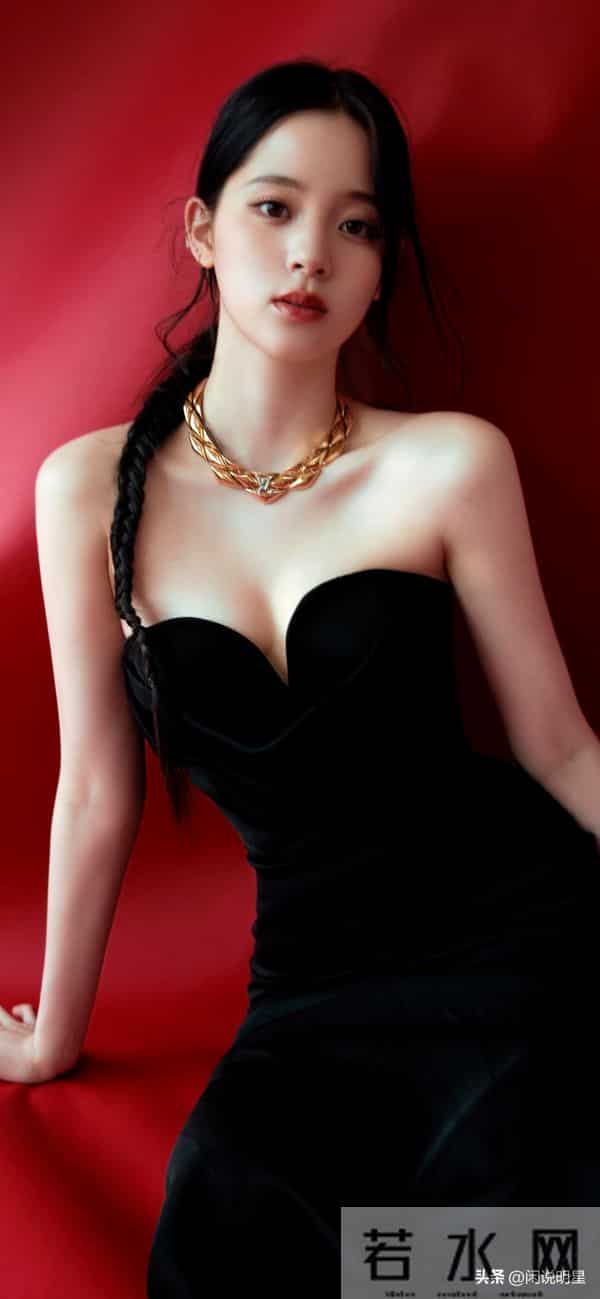 欧阳娜娜—珍藏性感照：从“少女”到“纯欲”！这组图太顶了