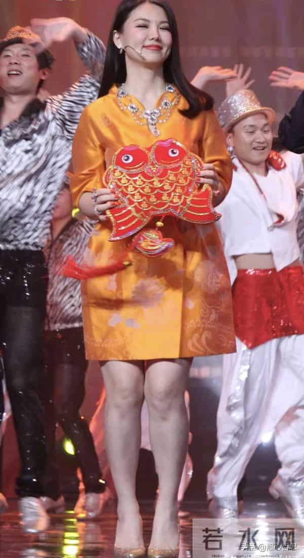 李湘瘦的时候,挺漂亮的,这颜值身材在娱乐圈都是顶级的