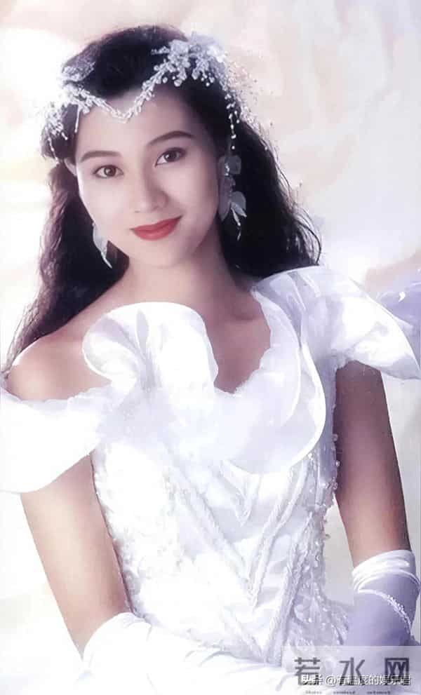 李嘉欣老了,关之琳老了,张敏老了,唯有61岁的她看起来像36岁