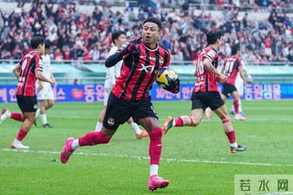 林加德参加综艺展示自己在首尔的生活,住豪华公寓+喜欢护肤