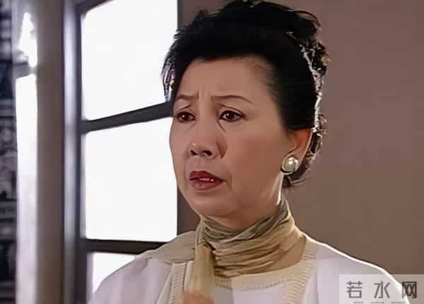 惊传噩耗！香港知名演员老公于家中离世，坐在轮椅上失去呼吸