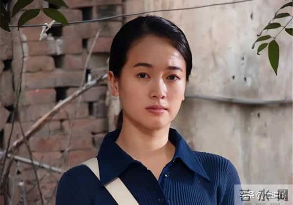 原来陈道明并未撒谎，“风波缠身”的左小青，已迈上另一条上坡路