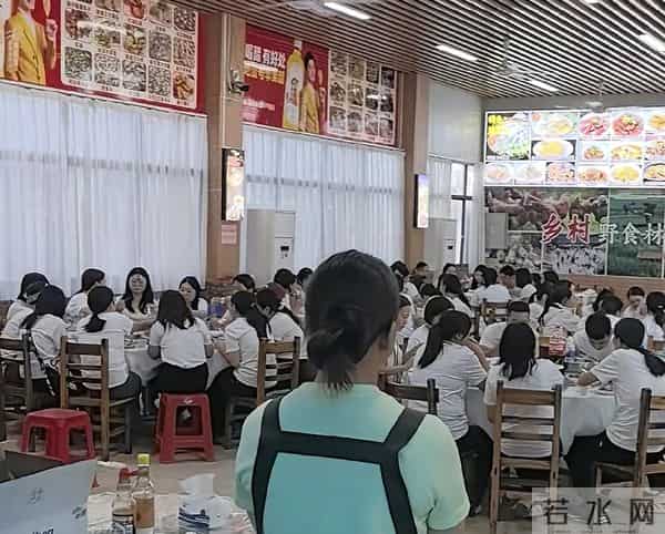 叶锐聪爸爸撤回1条动态 网友猜测2个原因 东顺农庄生意好1句话太逗