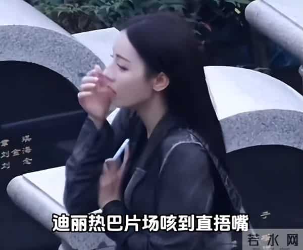 迪丽热巴空降家居城！五官锋利皮肤紧致，与连病仨月状态差别大