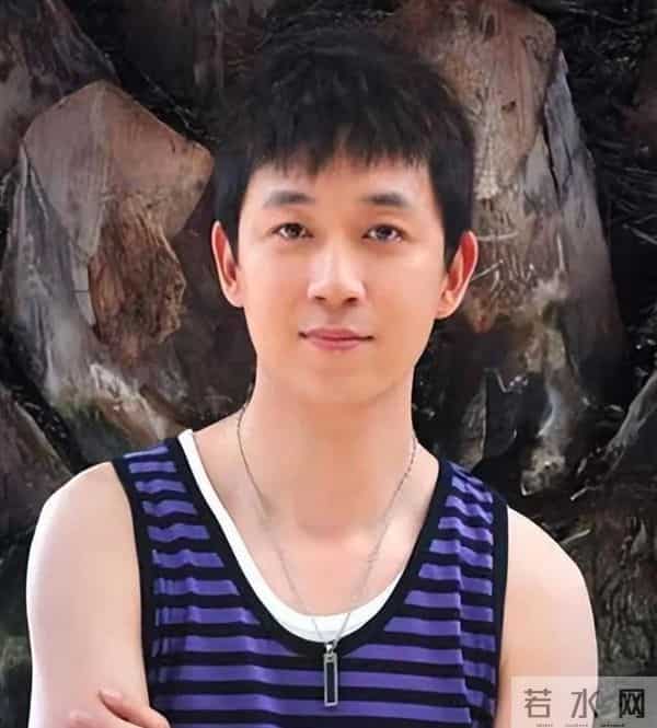 离婚13年后，51岁潘粤明再次官宣喜讯，成为前妻需要仰望的存在