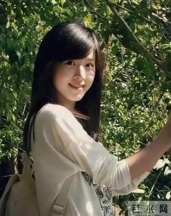 “婚变传闻”仅10天,31岁章泽天再官宣喜报,雄心太盛藏不住了!