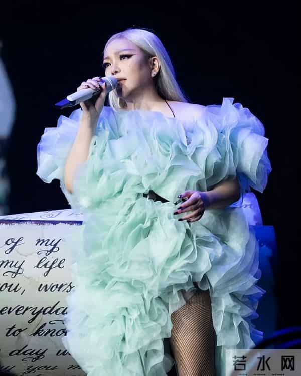 53岁的张惠妹瘦到让人惊艳,颜值仿佛回到了年轻时候!