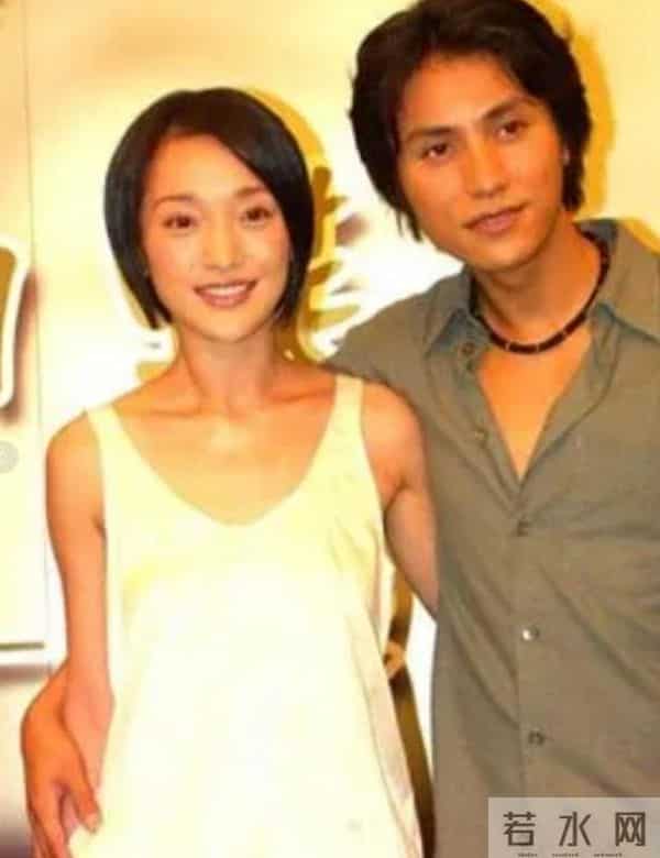 把男人当"玩具"?51岁"无人敢娶"的周迅,走上了另一条道路