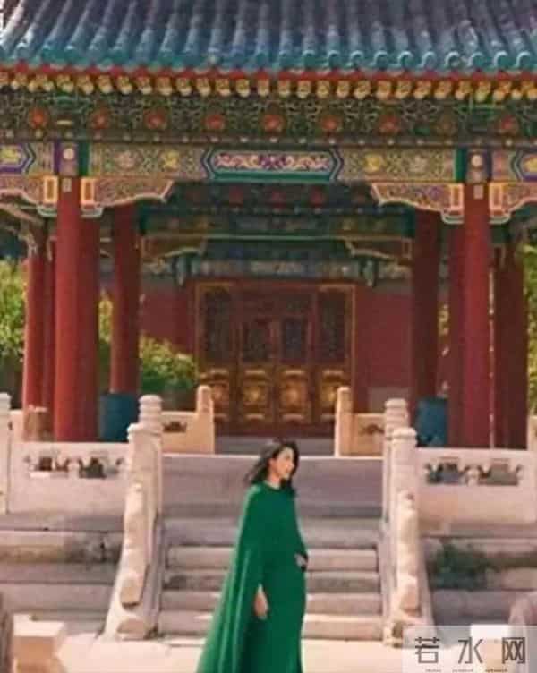 郭晶晶被特批在故宫拍摄的杂志封面,散发出来的气场,太震撼了