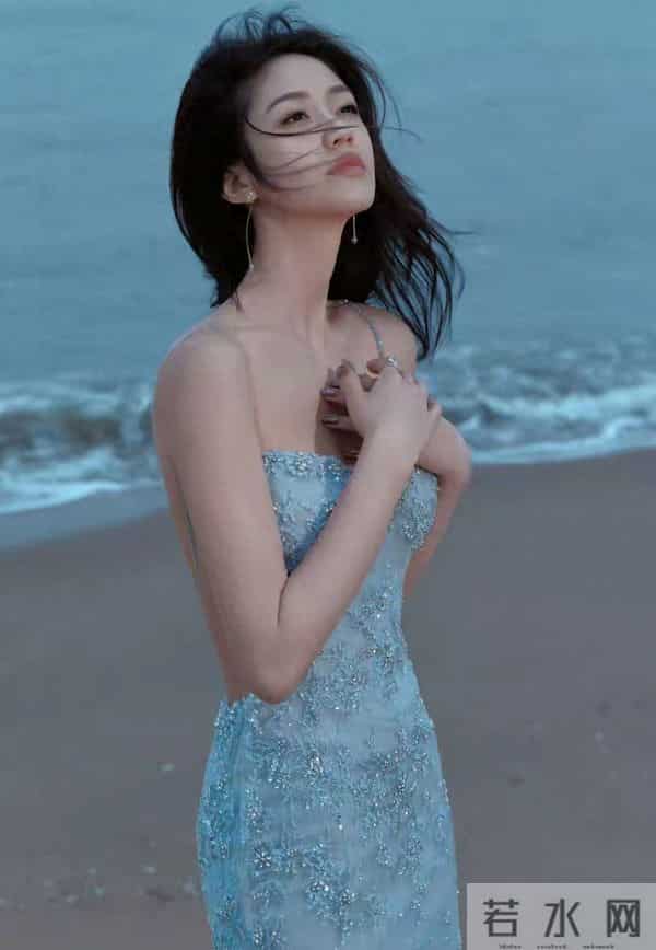 向涵之今日穿搭大揭秘,美到无法抗拒!