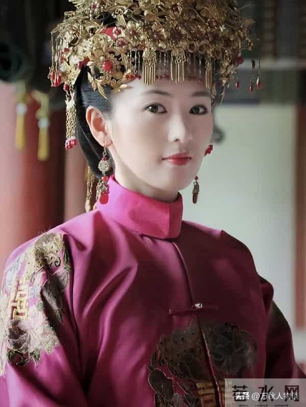 分手22年，被暴打的童瑶再次官宣喜讯，成为张默高攀不起的存在！