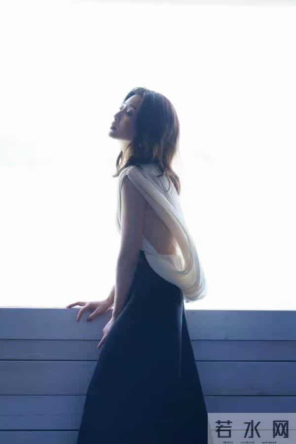 殷桃这身材看起来确实是太美了，不过这大体格子看起来非常健康