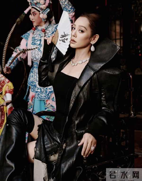 厦门这一夜,美艳四射的辛芷蕾和倪妮,败给了全&39;裹&39;出镜的宁静