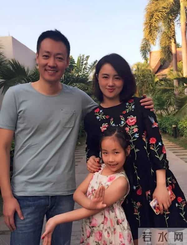 朱媛媛去世6个月后，辛柏青二度现身大孤山，令人担心的事发生了