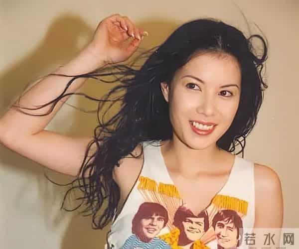 香港知名女星觅第二春,未婚生女当单亲妈妈多年,惨遭前任家暴