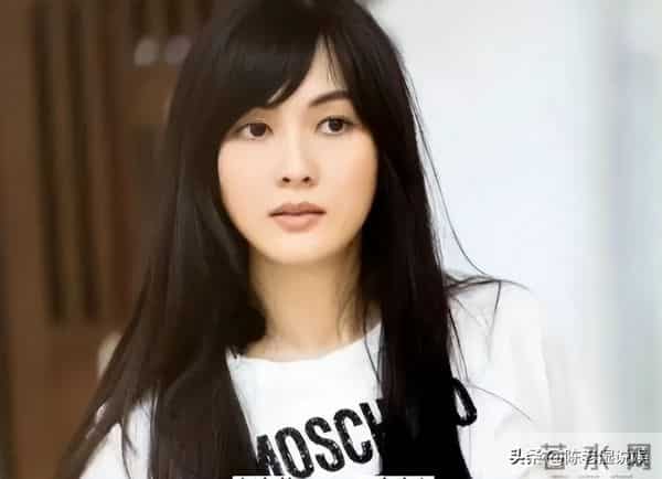 卓伟曝顶流男明星闹离婚，网友提名暴露一切，靳东无辜“躺枪”