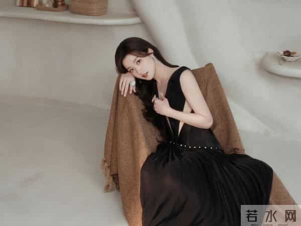 卢昱晓妩媚多姿性感神秘