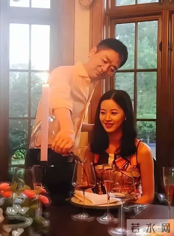 “婚变风波”仅10天，31岁章泽天又官宣喜讯，野心太大藏不住了！